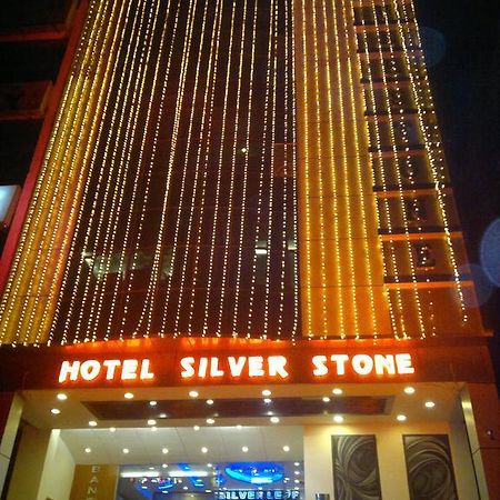 Hotel Silver Stone Ludhiana Esterno foto