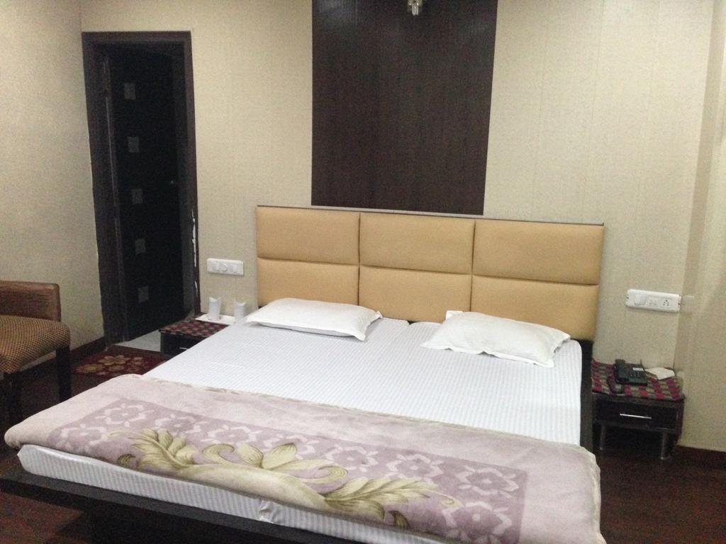 Hotel Silver Stone Ludhiana Esterno foto